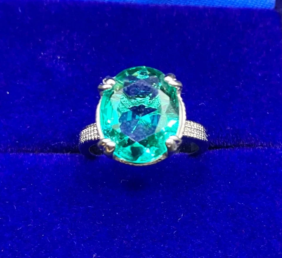 Anillo de compromiso de turmalina de oro blanco de 14 quilates aniversario de San Valentín relleno simulado  Foto 4 de 4