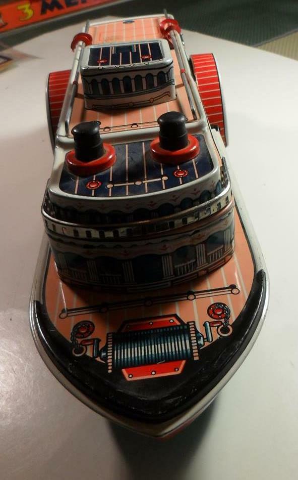 QUEEN RIVER TIN PADDLE BOAT MODERN TOYS JAPAN 14