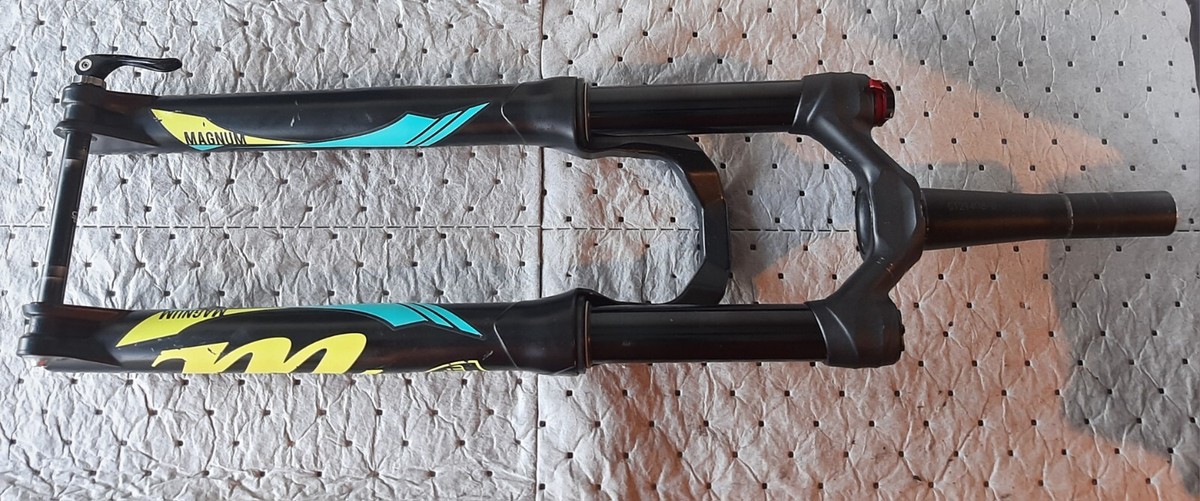 マニトウ　マグナムプロ　29インチ 2016 Manitou Magnum Pro, 29+ 110mm Travel, Boost 110x15mm