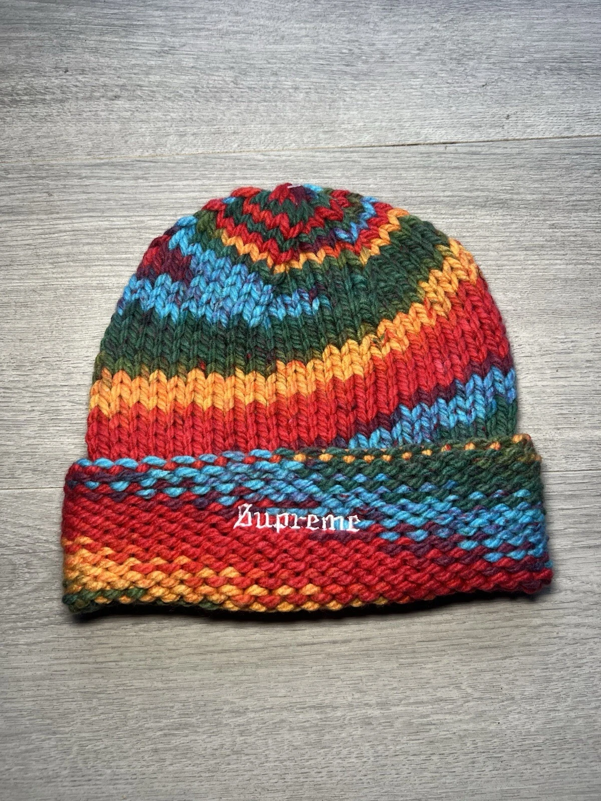 Bonnet multicolore Supreme Gradient Spacedye taille unique neuf ❄️