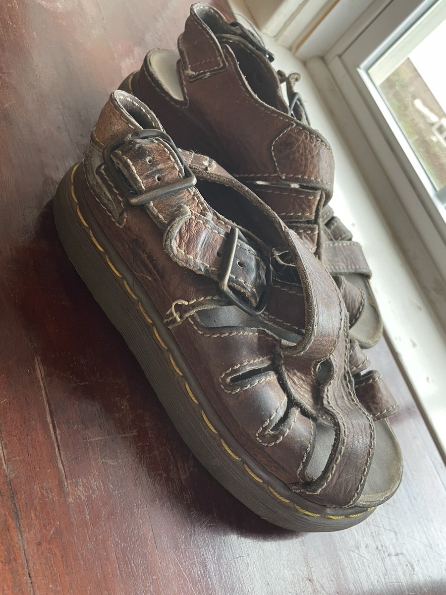 Dr. Martens Vintage Y2K Overlap Twist Fisherman Sandals, US  display picture 2
