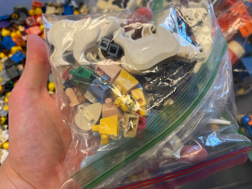 LEGO DAMAGED Minifigure Lot 3.48 Lbs Duplo, Classic Space, Animals Lot A03 - Picture 5 of 7