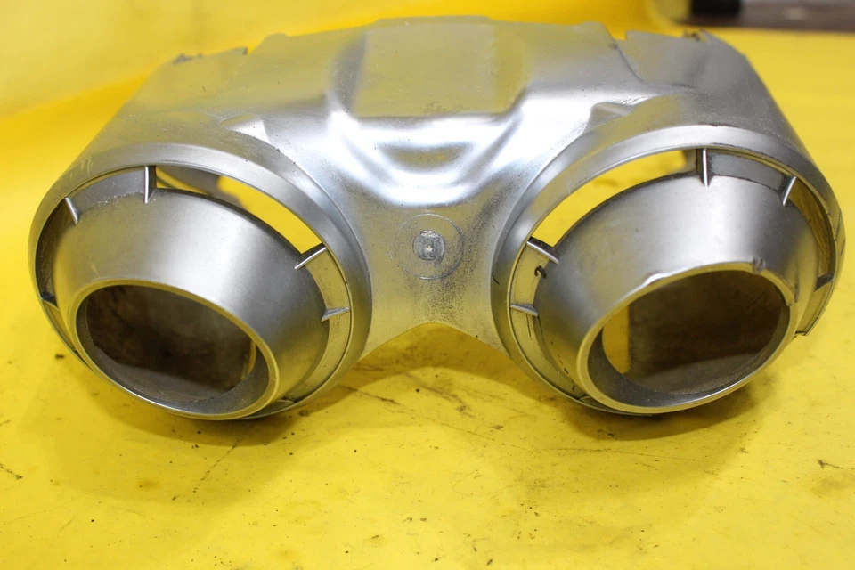 YAMAHA FZ6-S FZ6S FZ6 FZ600 2004-2009 CUBIERTA DE ESCAPE TRASERO MOLDURA CARENADO Foto 3 de 4