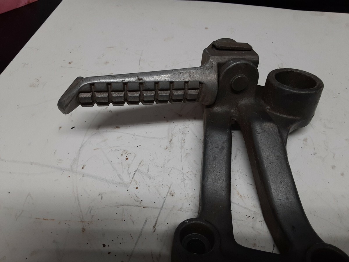 1991 KAWASAKI NINJA ZX11C RD FOOT PEG/BRACKET | eBay