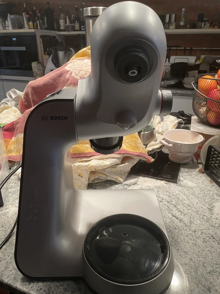 Bosch MUM5 900W 3,9L - Weiß/Silber (MUM56340), Neuwertig - Bild 3 von 4