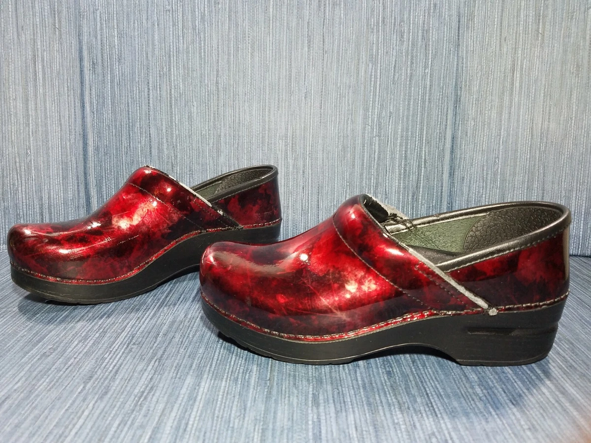 Dansko Clogs Slip on shoes Work Shiny Red Nurse Womens Size 37