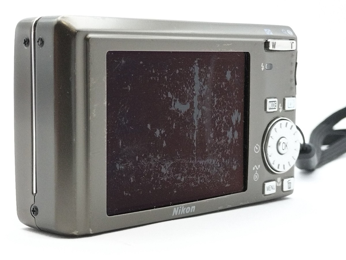 Nikon COOLPIX S500 Sliver 7.1MP 3x Zoom Compact Digital Camera