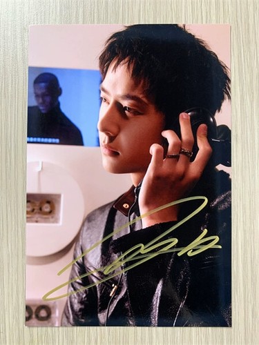 Star Wang Yibo autographed photos 24 classic and popular fixation photos 6 inch - Picture 23 of 28