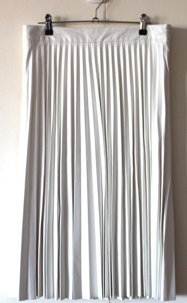 MAISON CINQCENT – Women’s Ivory Pleated Skirt – Size M