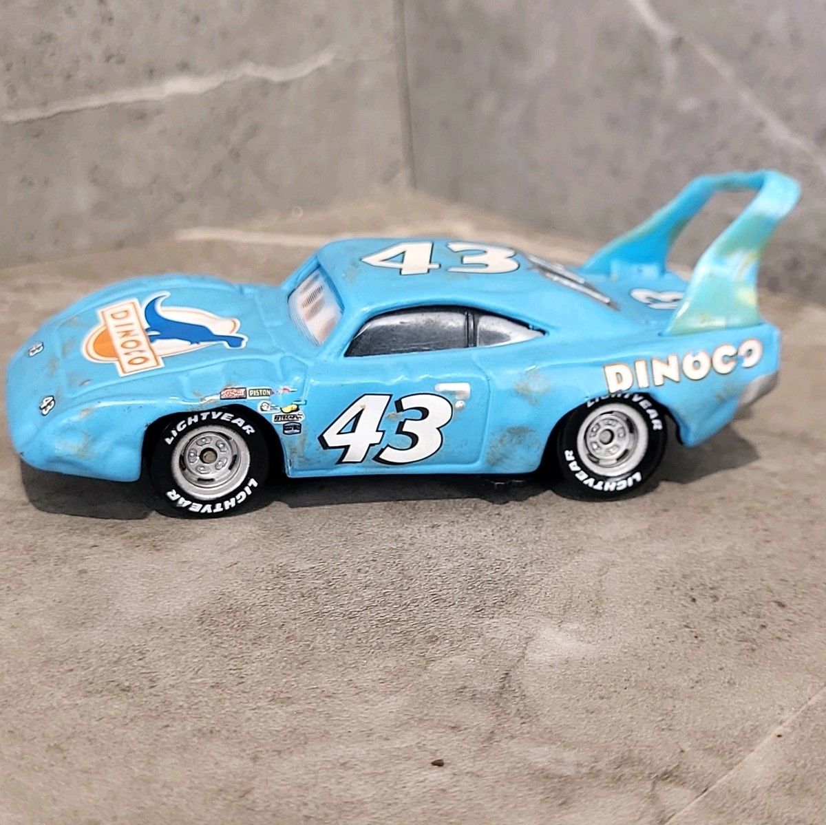 美品】マテル ディズニー Carsカーズ KING＆DAMAGED KING Disney Cars