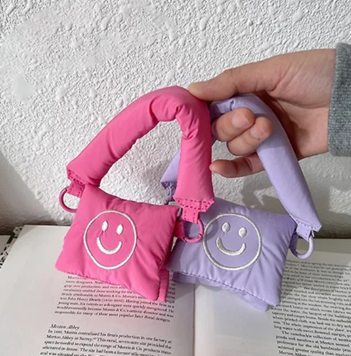 Смайлик вышитый AirPods чехол ударопрочный с подкладкой чехол - 4 цвета - Изображение 2 из 4