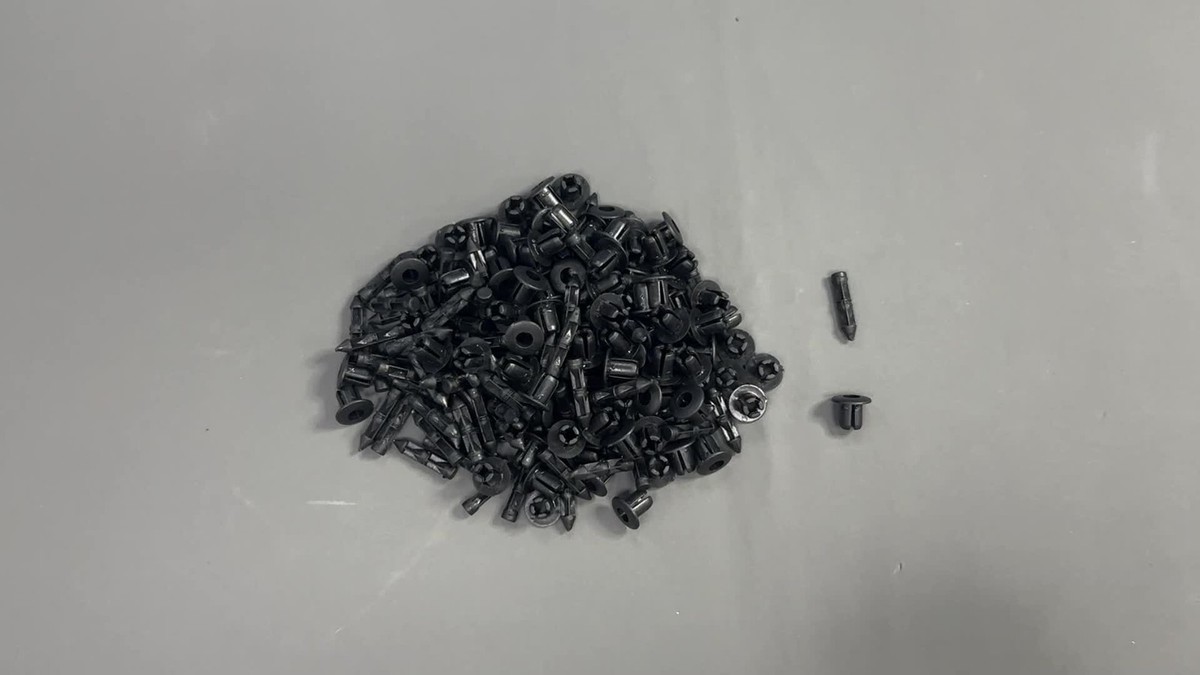 100x Fender Fairing Clip Rivet For Kawasaki Ninja ZX14 ZX14R ZX6