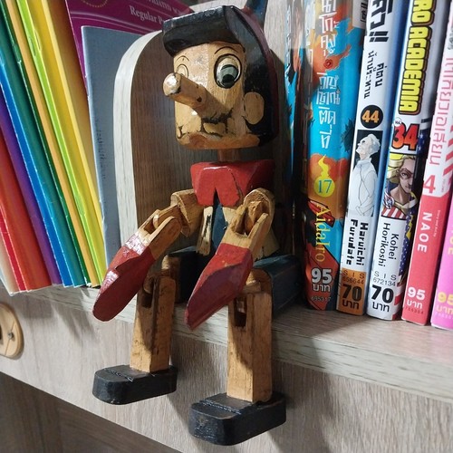 Wooden Antique Pinocchio Sitting Puppet Painted Home Decor Shelf Hinge Gift 8"