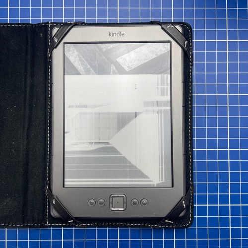 Amazon Kindle D01100 Reader 4th Gen, 2GB, WiFi, 6” Faulty Screen - Picture 2 of 6