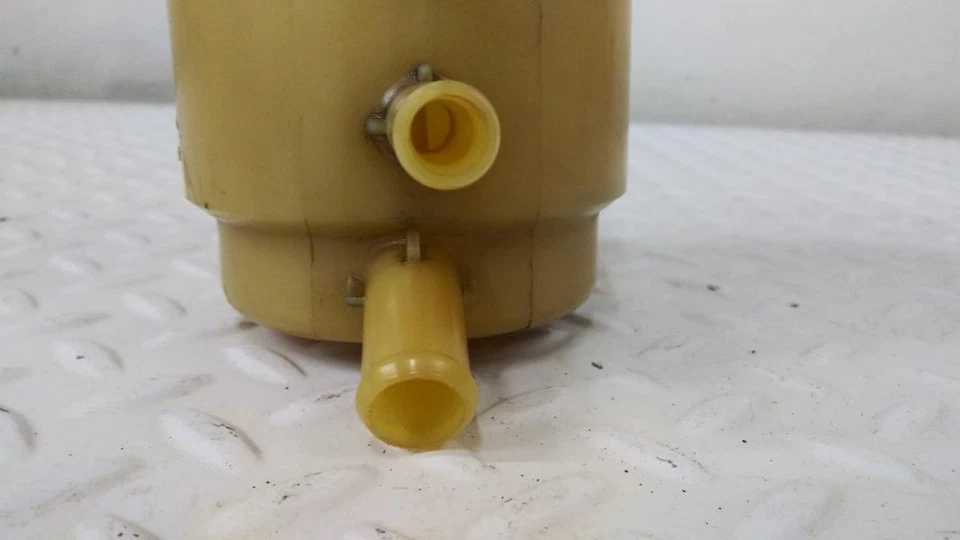 Depósito de líquido de dirección asistida Daewoo Nubira 2000 Foto 2 de 4