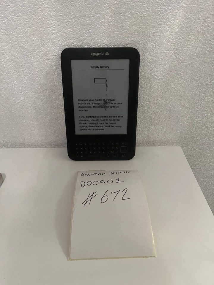 FAULTY Amazon Kindle  D00901 3rd Gen - ‘Empty Battery’  Spares or Repair Only - Image 4 of 4