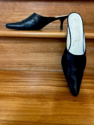 Scarpe Sabot Geraldine tacchi a spillo punta a mandorla pelle  nera morbidissima - Immagine 4 di 4