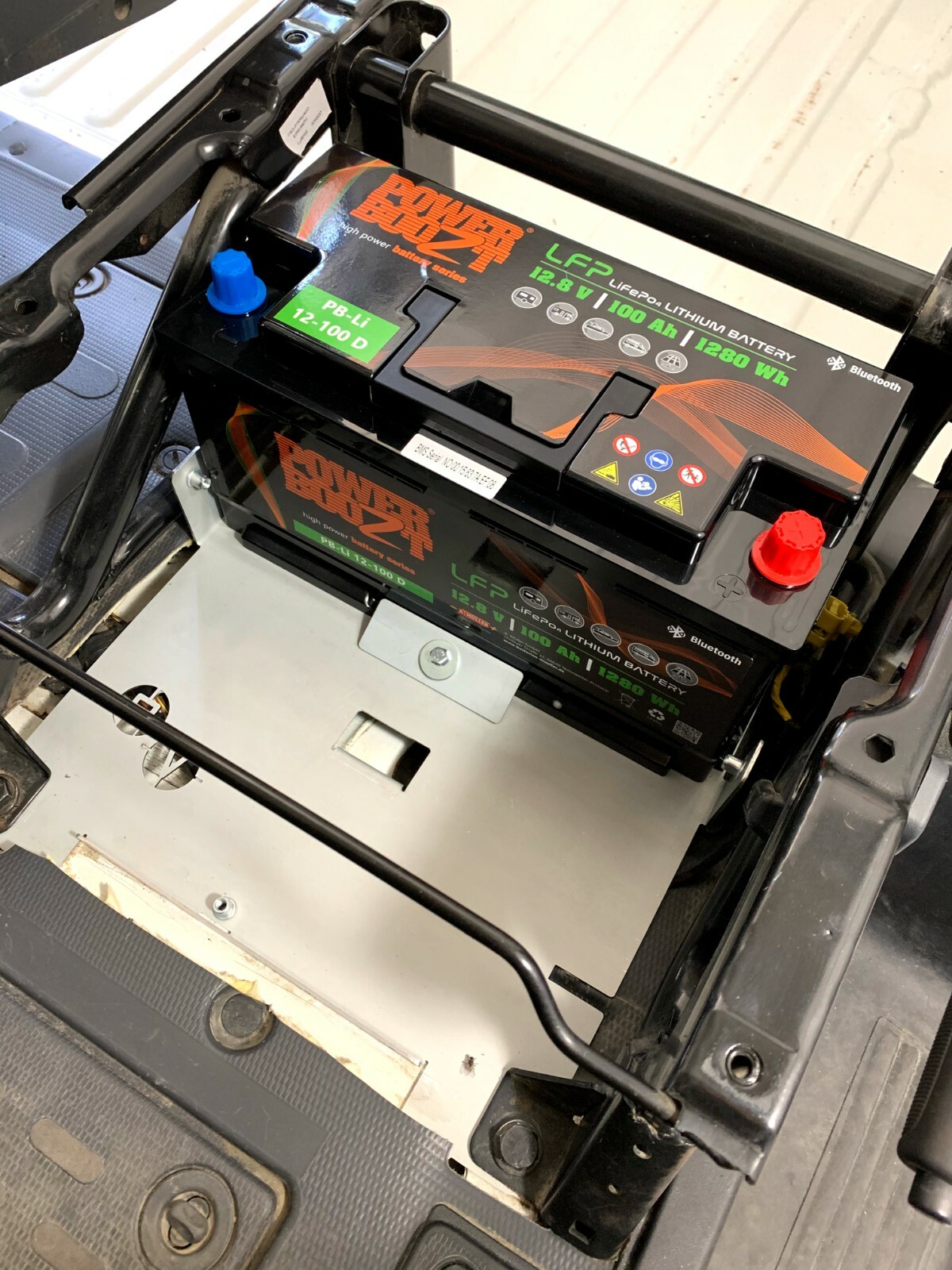 Ducato AVDeluxe TWIN Battery Holder Grelly UK