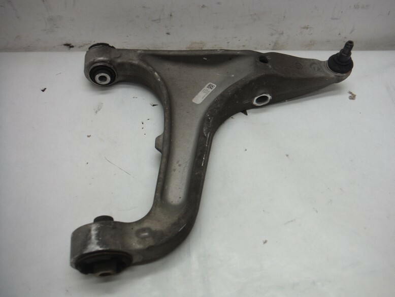 MASERATI PASSENGER RIGHT CONTROL ARM 06700071790