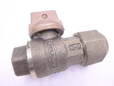 Mueller 3/4" 300Ball Curb Valve CTS Kitec Inlet Compression Outlet F.I.P. Thread
