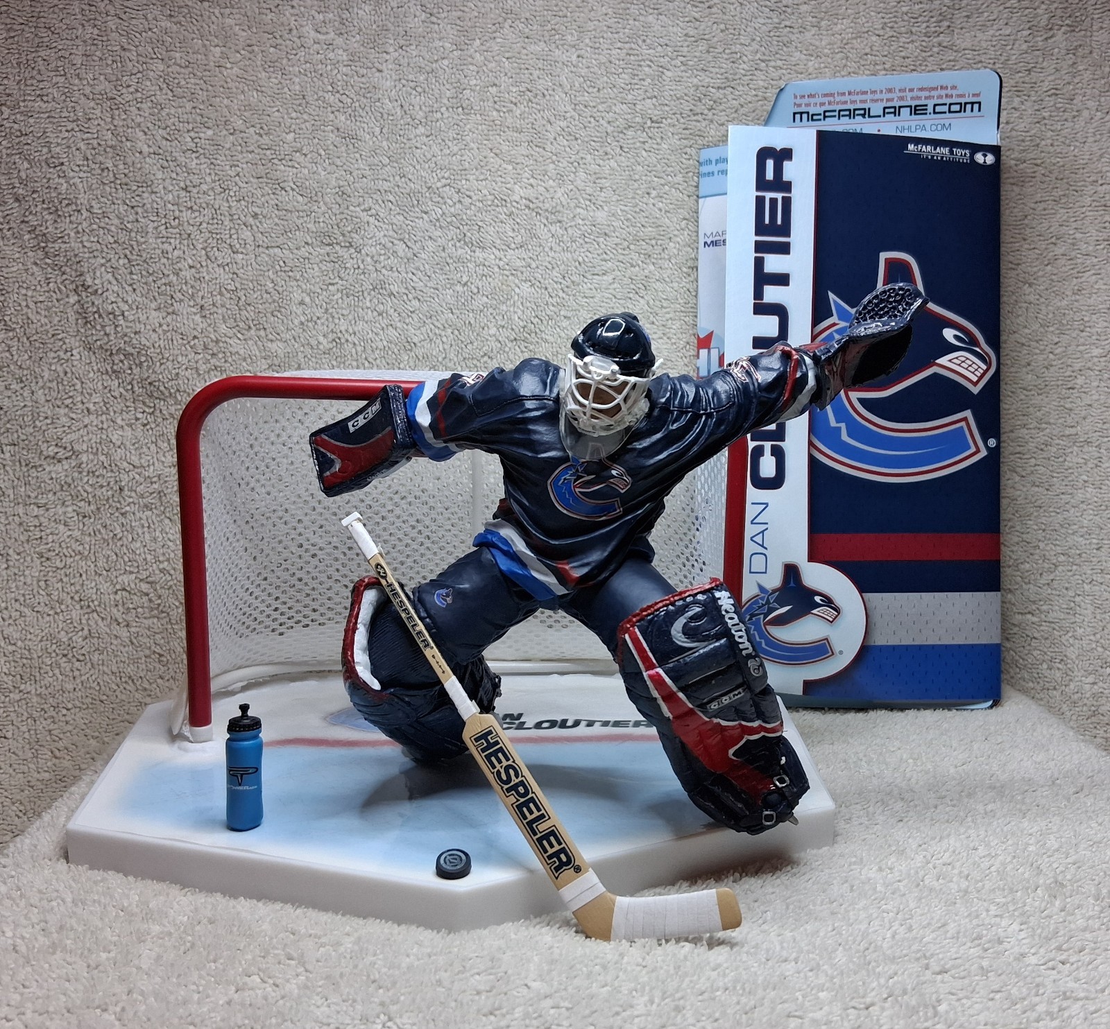 DAN CLOUTIER 2003 McFarlane NHL Hockey Series 5 Goalie Figure & Accessories