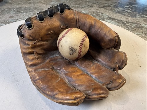 Vintage S.S. Sarna Brown Baseball Glove Ball 5" Heavy Resin Decor 1998 Figurine