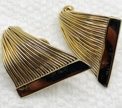 Vintage Napier Pat Pending Large  Clip On Earrings Signed Jewelry E3