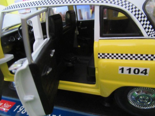 SUN STAR CHECKER TAXICAB - ATLANTA SCALE 1:18 No. 2504 - Picture 7 of 13