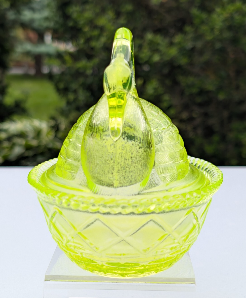Vintage Westmoreland Vaseline Uranium Glass Swan on Nest Covered