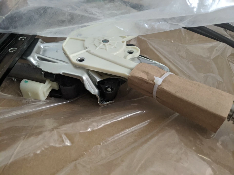 Power Window Motor and Regulator Assembly Front Left Dorman 748-744 Select BMWs Foto 2 de 3