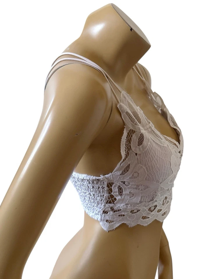 Sujetador bralette True by RUE 21 para mujer talla pequeña de encaje blanco largo Foto 3 de 4