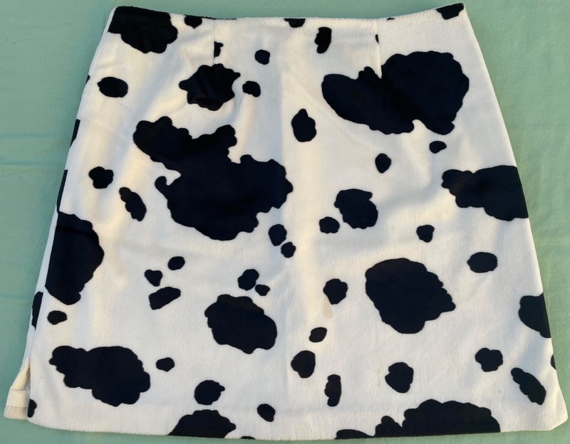 WHITE & BLACK COW PRINT VELVET SKIRT - Size 9 - 31 Wx 17½  L - Stains