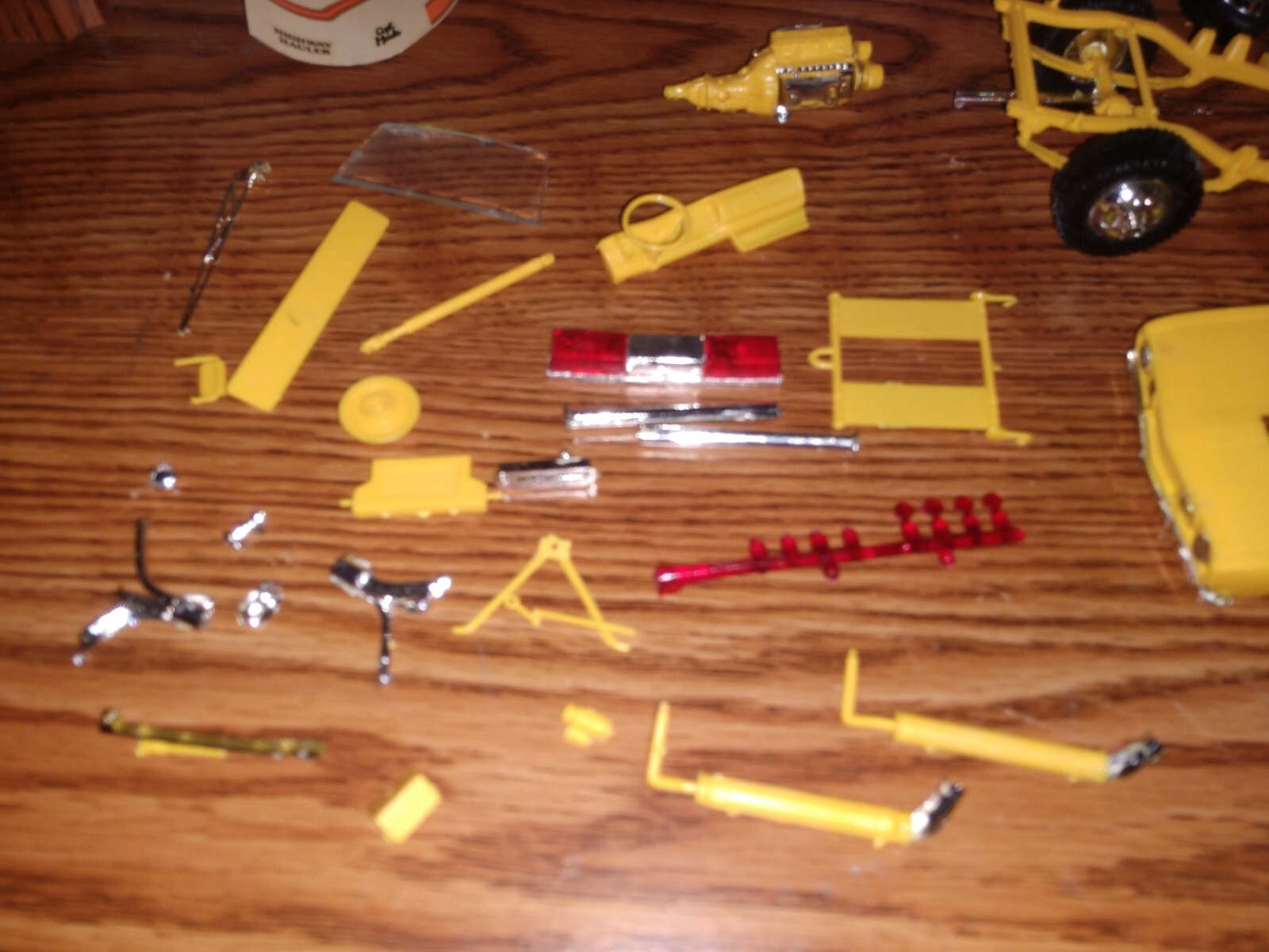 MPC 1/25 Scale the Scavenger Datsun Super Tow Truck Plastic Car Model