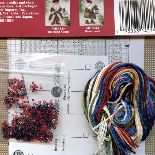 Kit de adorno con cuentas Cardinal Santa Mill Hill 2003 Alpine Santas - Imagen 3 de 3