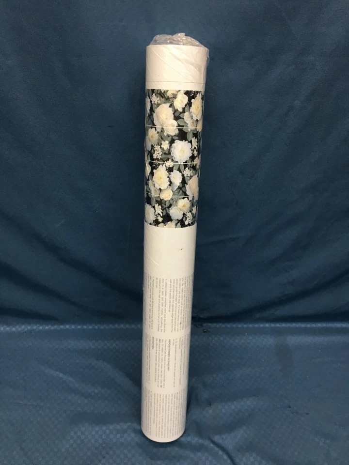 Papel de parede RoomMates fotográfico floral P&S preto/branco 4 painéis 6 pés X 10 pés - Imagem 2 de 4