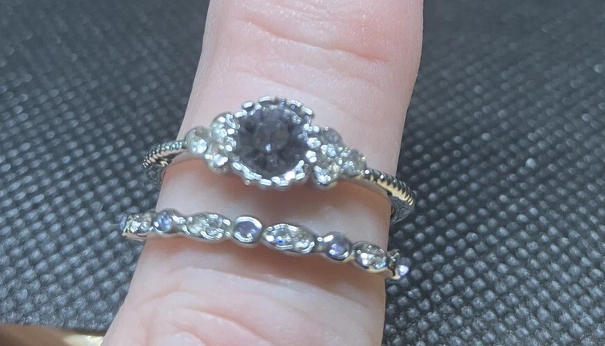 Juego de anillos de boda Belcher tono plata con banda de piedra púrpura talla 7 #1467 Foto 2 de 4