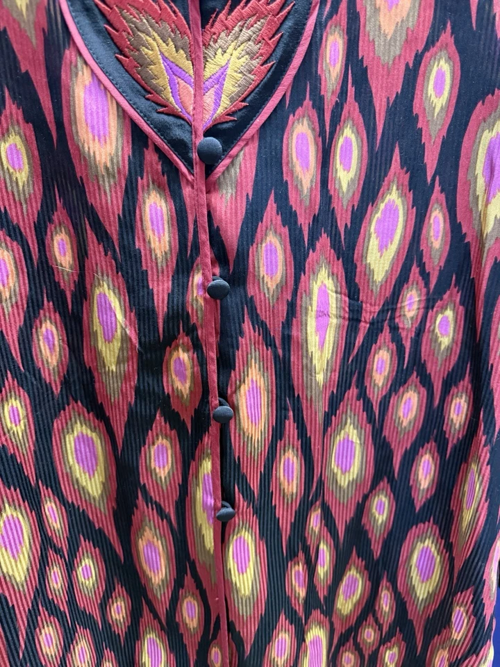 Top Bob Mackie Usable Arte Seda Ikat Llama Bordado Talla S De Colección Boho Foto 3 de 4