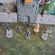 Players DND Miniatures Lot - Dungeons and Dragons Starter Set Fighter Wizard RPG