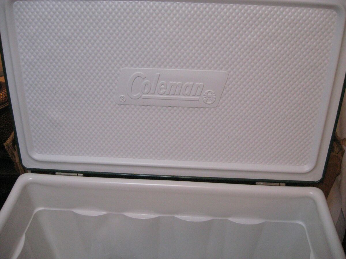 Vintage Coleman 1967 Snow Lite Cooler Green 5255C700 w/ Box Vintage Coleman 1967 Snow Lite Cooler Green 5255C700 w/ Box