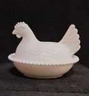 Vintage Milk Glass Nesting Hen Covered Dish. 5.5" X7"