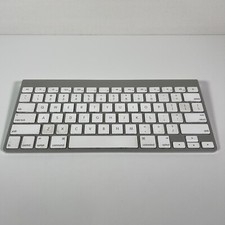 Apple Wireless Keyboard Model: A1314 Silver Gray with White Keys 2/AA Batteries