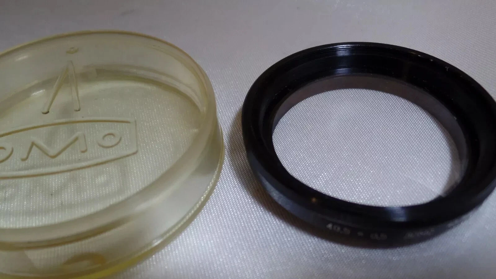 a Close-Up +3x Macro LOMO 40.5x0.5mm Vintage Russian Light Filter for Lens 0859