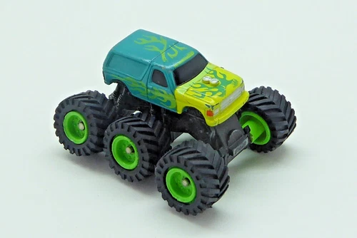 Micro Machines Vintage Galoob RARE 1993 Insane Green 6 Wheeler Monster Truck - Picture 2 of 8