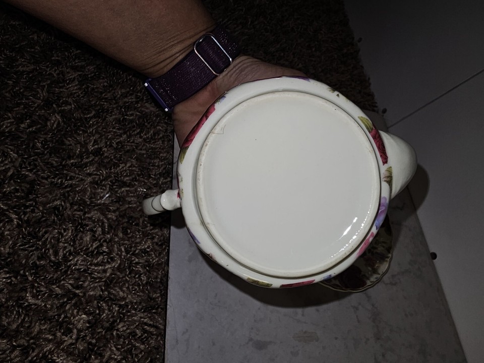 Victoria's Garden Teapot And Saucer Pink Rose Floral Pattern Gold Trim