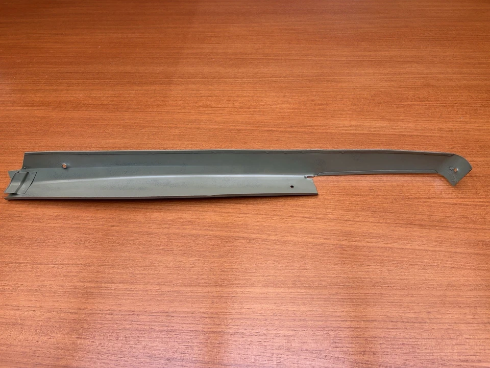 Carril de adorno lateral izquierdo Porsche 911 912 Targa, solo 1967 Foto 2 de 4