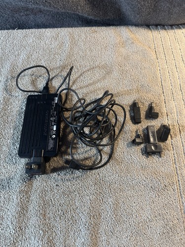 LOT 3 Targus Universal AC Adapter 90W 70W 65W Includes 8 Tips Untested - Picture 2 of 7