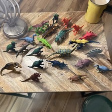 Dinosaur Mini Mixed Lot of 22Plastic Stand Up Posed Animals SH32