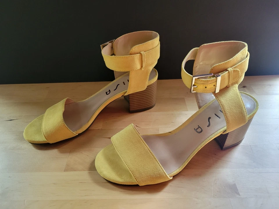 Sandálias femininas Unisa Unemale 3 camurça amarela biqueira aberta fivela salto bloco 6,5M - Imagem 4 de 4
