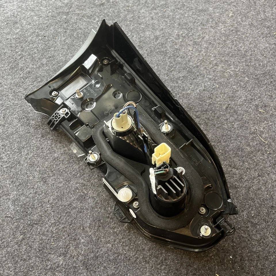 2019 - 2025 丰田 Rav4 Led 尾灯内乘客右 RT 原始设备制造商 — 第 4/4 张图片