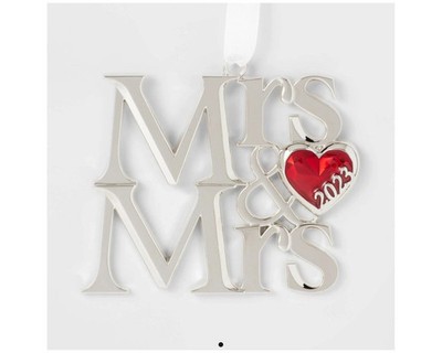 Metall ' Mrs. & Mrs. 'Mit 2023 Herz Weihnachtsbaum Deko - Wondershop